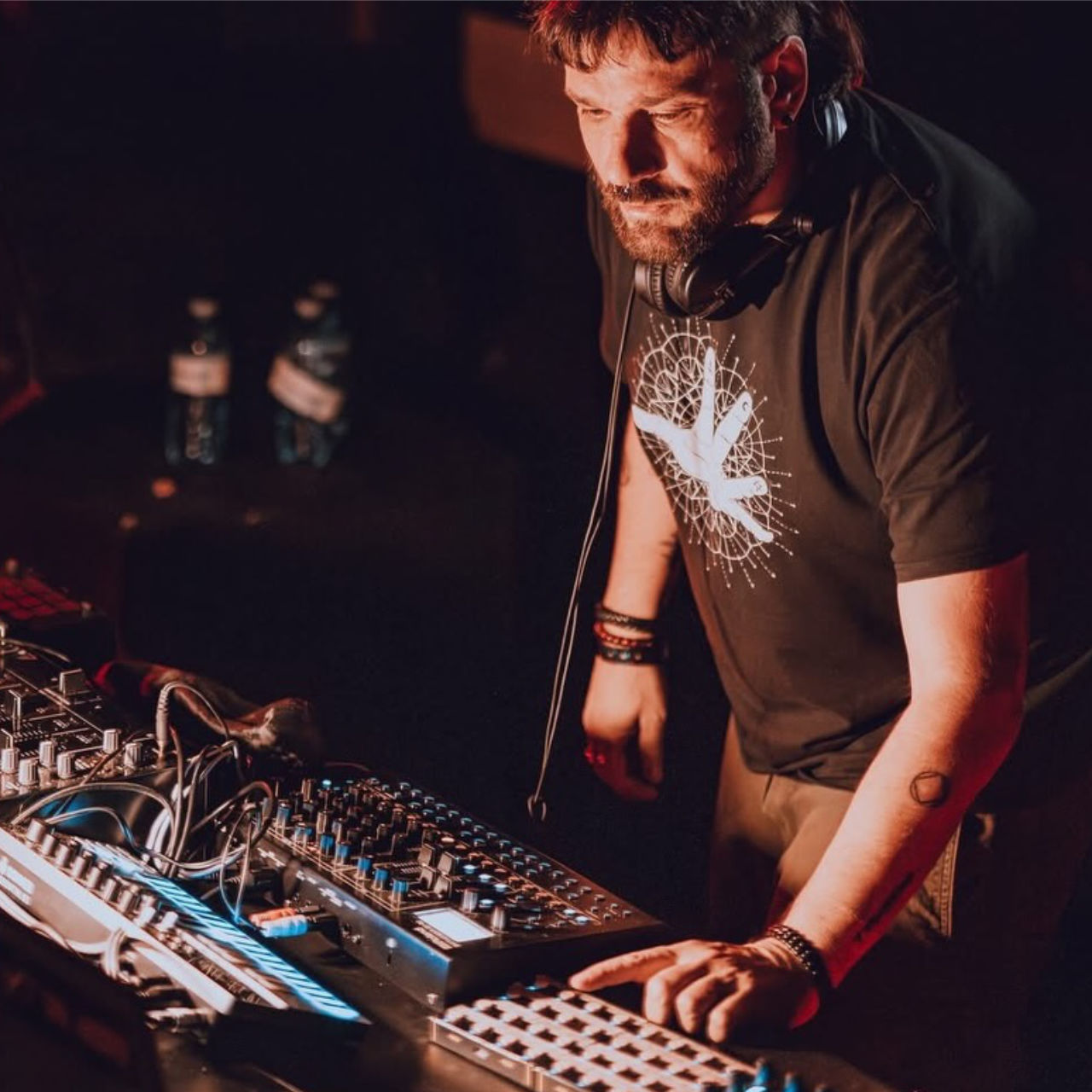 PETRU-KSS-Kolibri-Live-Part-5-Artist-Photo-SAYTEK-Mood-Square_01-Web